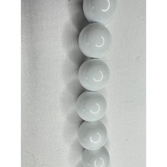 Vintage Large White Lucite 6mm Beaded Necklace Clavicle Retro Women's 10… - Picture 2 of 5